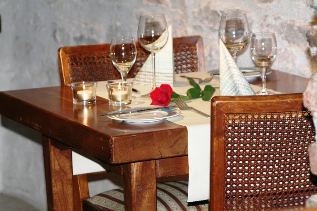 Gast Und Weinhof Beim Schneemann Hotel Valwig Bilik gambar